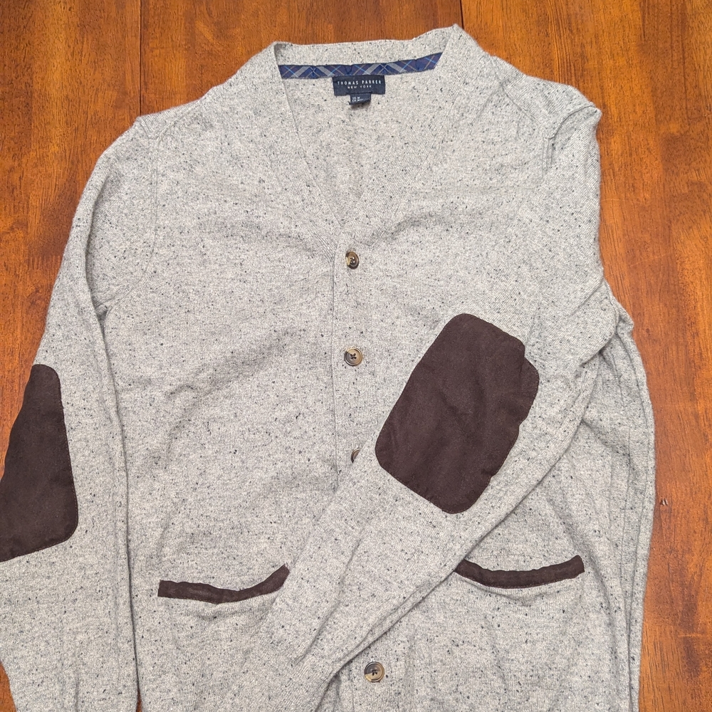 Thomas Parker Men's Gray Sweater with Brown Accents